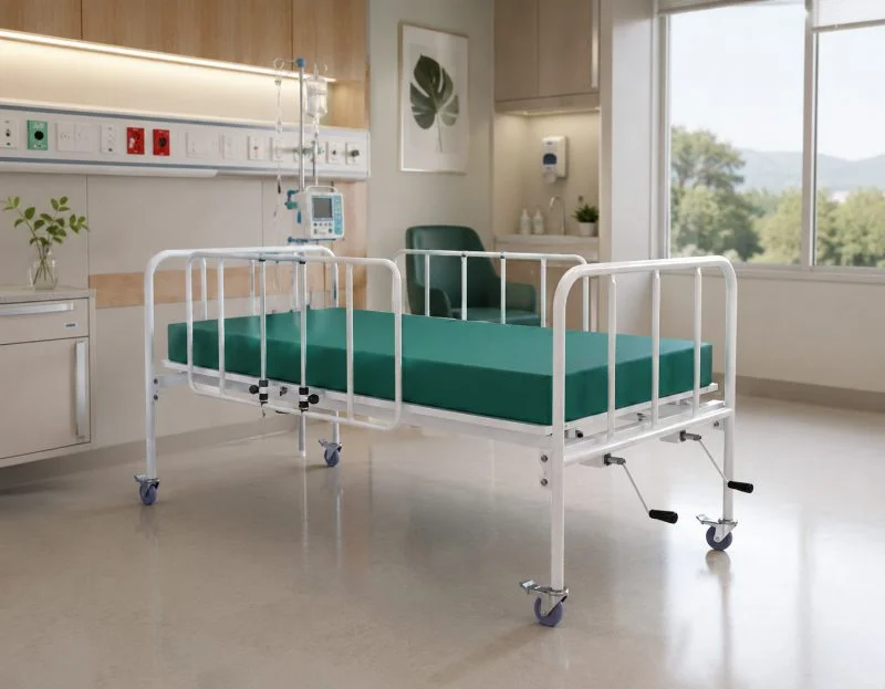 Cama hospitalar articulada em um ambiente de cuidado, em imagem de referência.